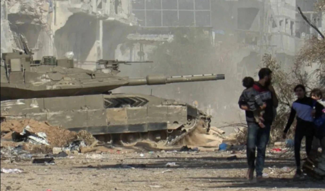 Tanque israelí penetra en la Franja de Gaza.