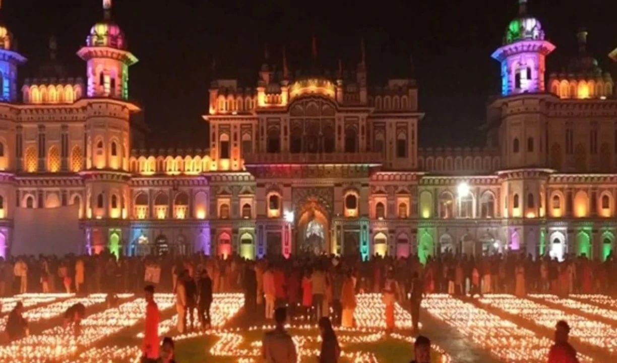 Más de 100 mil lámparas iluminaron festejos del Señor Ram en Nepal Más de 100 mil lámparas iluminaron festejos del Señor Ram en Nepal
