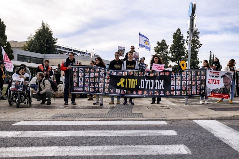 Colonos israelíes exigen conclusión de un acuerdo de intercambio de prisioneros (Foto: AFP)