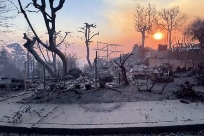 Alerta máxima en Los Ángeles, EE.UU., por fuertes ráfagas de viento. Foto: NA. 