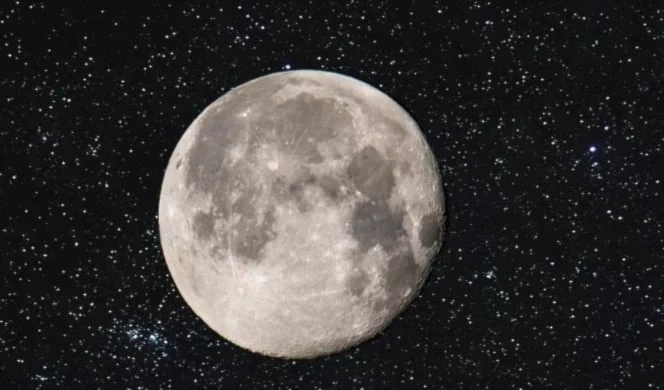 Cosmonautas de Rusia iniciarán entrenamiento de vuelo a la Luna. Foto: Unsplash.