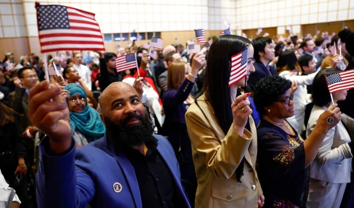 Por amenazas de Trump, algunos inmigrantes abandonan Estados Unidos