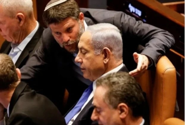 El ministro de Finanzas israelí, Bezalel Smotrich, y el primer ministro Benjamín Netanyahu.