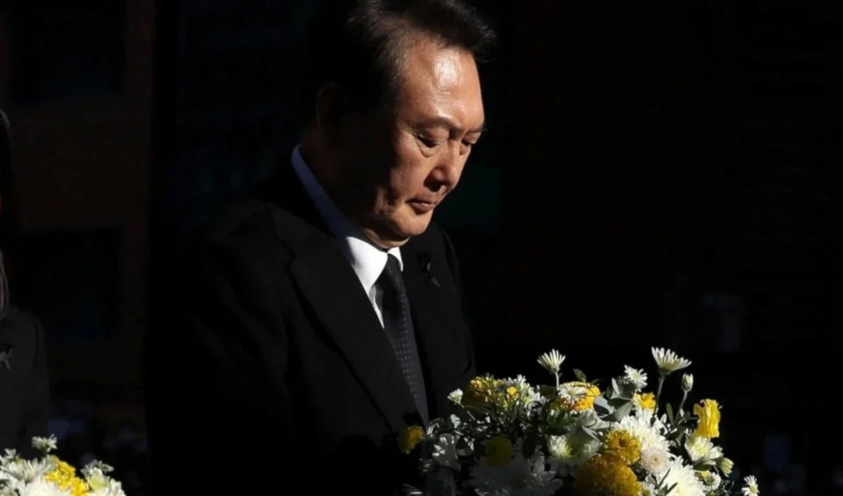 manifestantes asaltan la sede del tribunal en Corea del Sur manifestantes asaltan la sede del tribunal en Corea del Sur