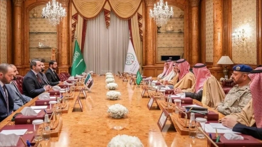 ​Ministros de Arabia Saudita reciben a sus homólogos de Siria en Riad