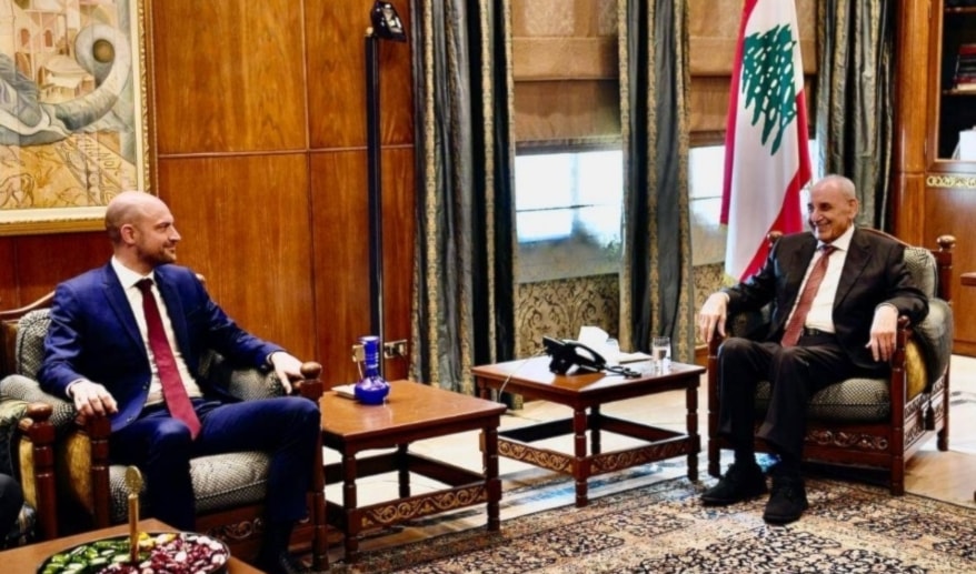 Presidente del Parlamento libanés recibe a ministro de Asuntos Exteriores de Francia en el Palacio de Ain al-Tineh, Beirut