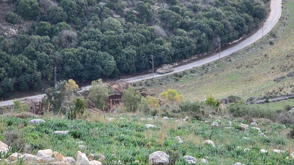 Tanque israelí en la carretera de Wadi Saluki, en el sur de Líbano.