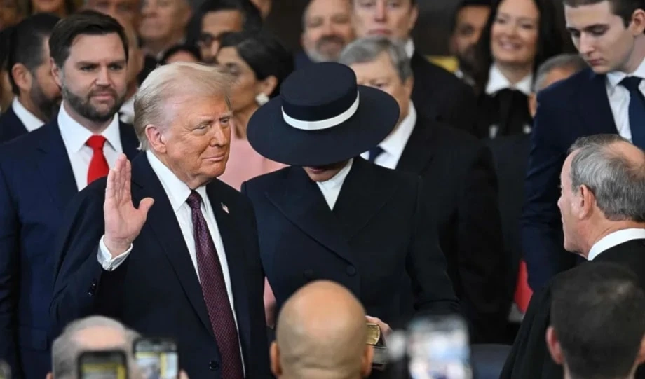 Donald Trump jura como nuevo presidente de EE. UU. Foto: AFP