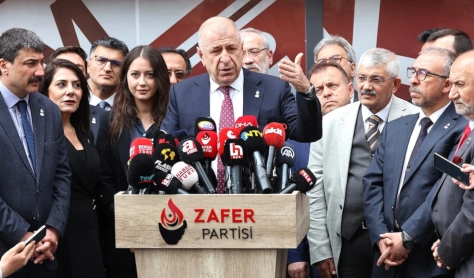 Líder de la oposición de Turquía es investigado por insultar a Erdogan