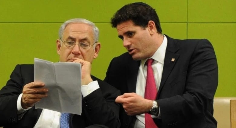 El primer ministro israelí, Benjamín Netanyahu, junto a su asesor Ron Dermer.