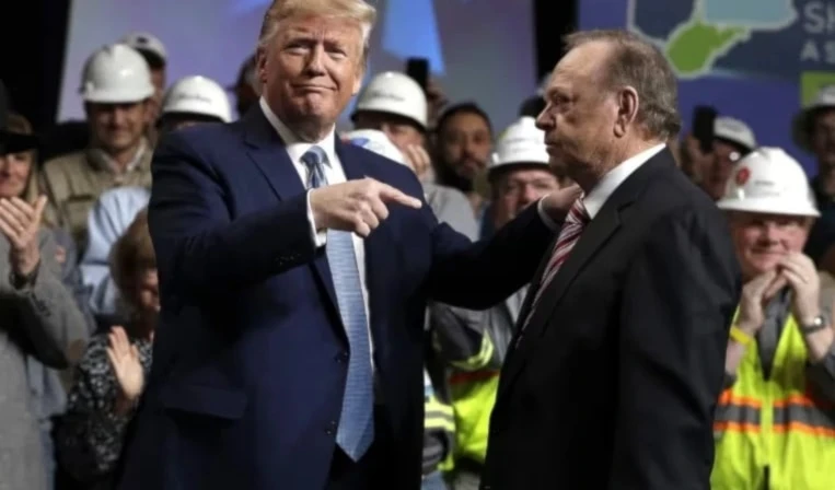 Compañías petroleras gastaron 445 millones de dólares en apoyo a Trump