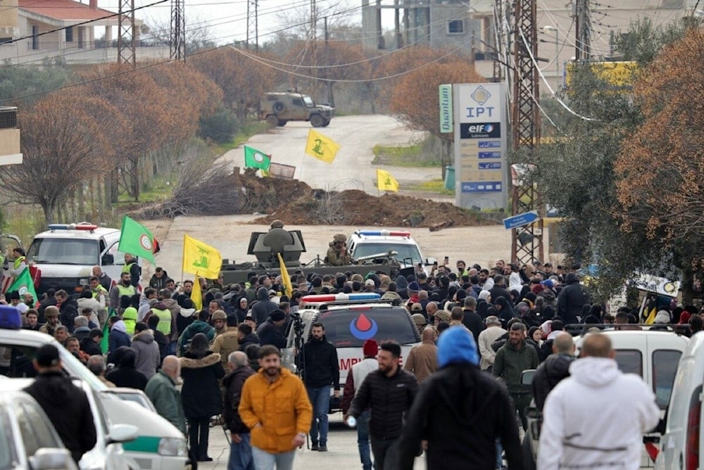 Residentes del sur del Líbano entran en aldeas fronterizas, a pesar de la permanencia de las fuerzas israelíes. 26 de enero de 2025 (Foto: AFP)