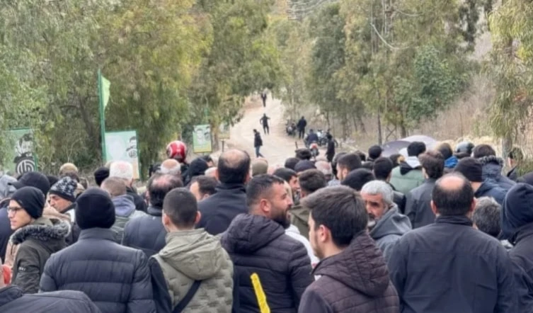 Los libaneses insisten en regresar a sus tierras a pesar del constante asedio israelí.