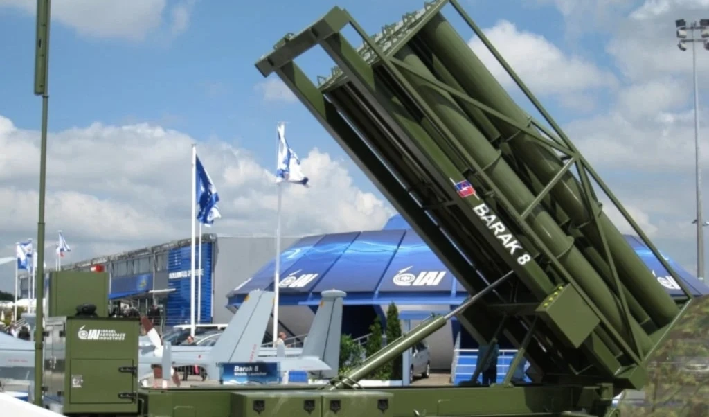 Sistema de defensa aérea israelí de largo alcance Barak.