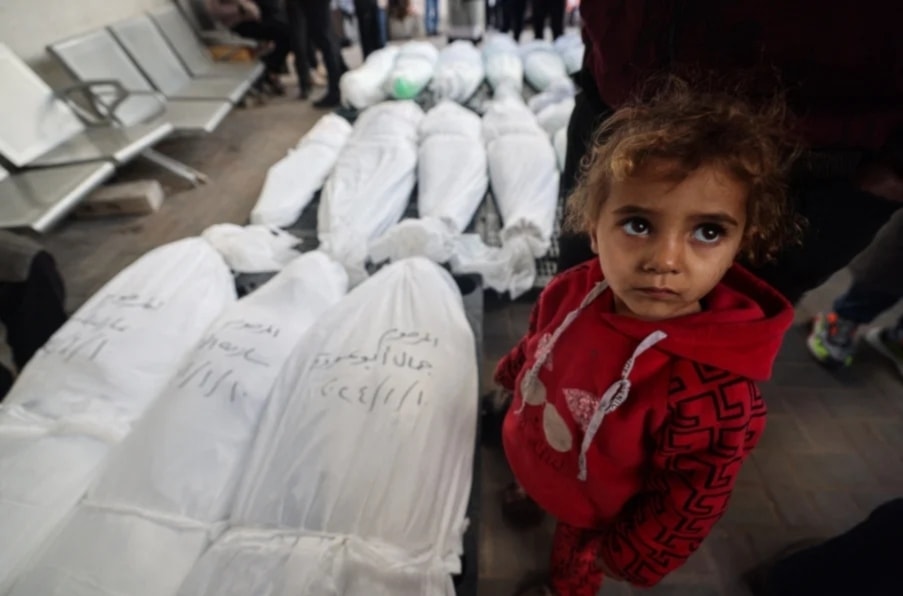 De los más de 45 mil 581 de personas muertas en Gaza, 17 mil 500 eran niños.  