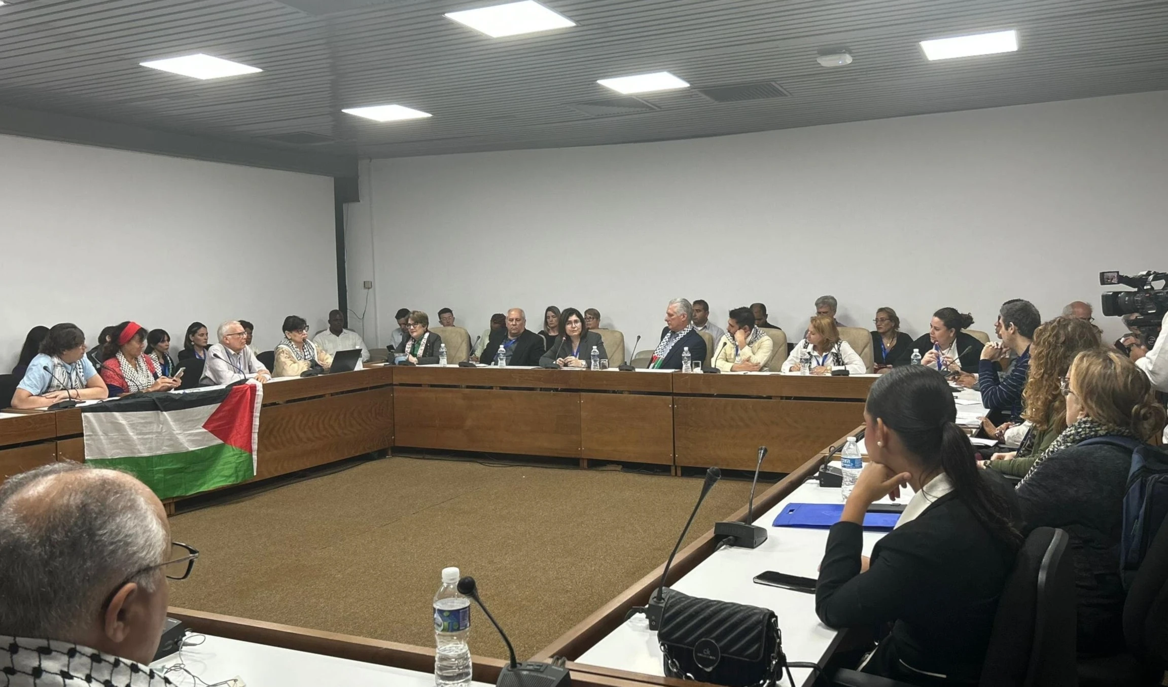 Responsabilidad y cooperación ante guerra comunicacional. Responsabilidad y cooperación ante guerra comunicacional.