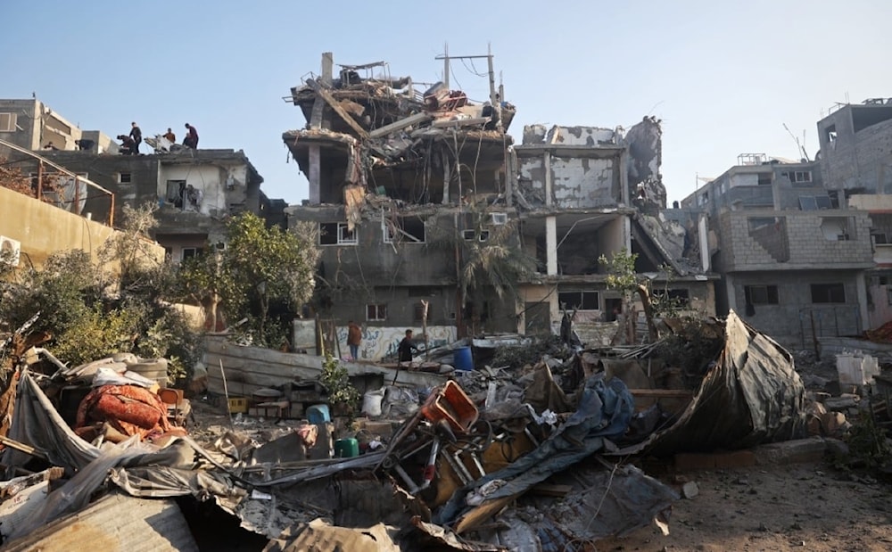 Destrucción dejada por la artillería israelí en su ataque contra viviendas en Jabalia Al-Balad.