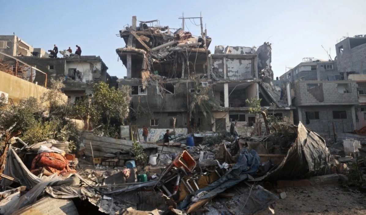 Destrucción dejada por la artillería israelí en su ataque contra viviendas en Jabalia Al-Balad. Destrucción dejada por la artillería israelí en su ataque contra viviendas en Jabalia Al-Balad.