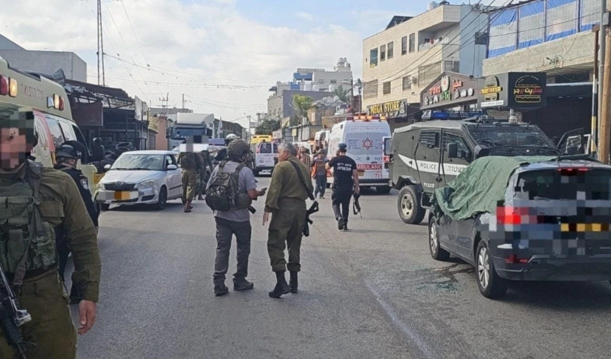 Lugar de la operación de la resistencia palestina contra dos coches y autobús israelíes al este de Qalqilia, en Cisjordania ocupada.