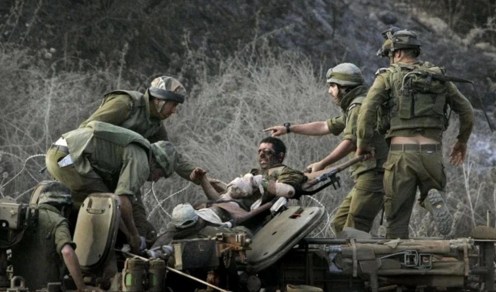Soldado israelí herido durante los combates en la Franja de Gaza.