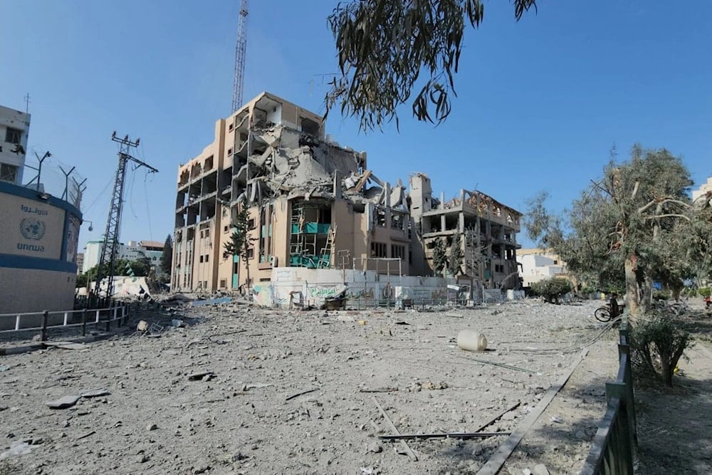 Más de 40 palestinos, incluidos rescatistas, murieron en ataques israelíes contra escuelas y viviendas en Gaza.