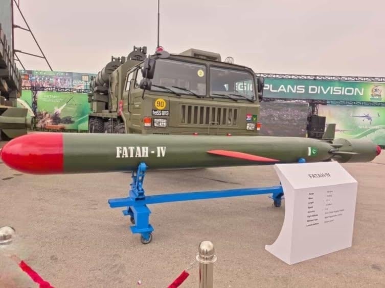 El misil Fatah 4 tiene un alcance efectivo de 750 km.