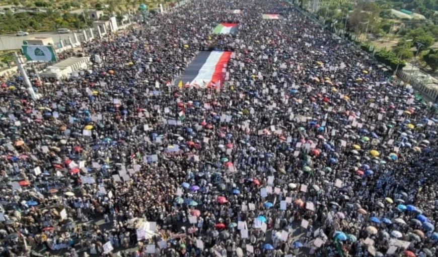 Las manifestaciones en Yemen coincidieron con la ratificación del acuerdo de alto el fuego y el intercambio de prisioneros en Gaza. Las manifestaciones en Yemen coincidieron con la ratificación del acuerdo de alto el fuego y el intercambio de prisioneros en Gaza.
