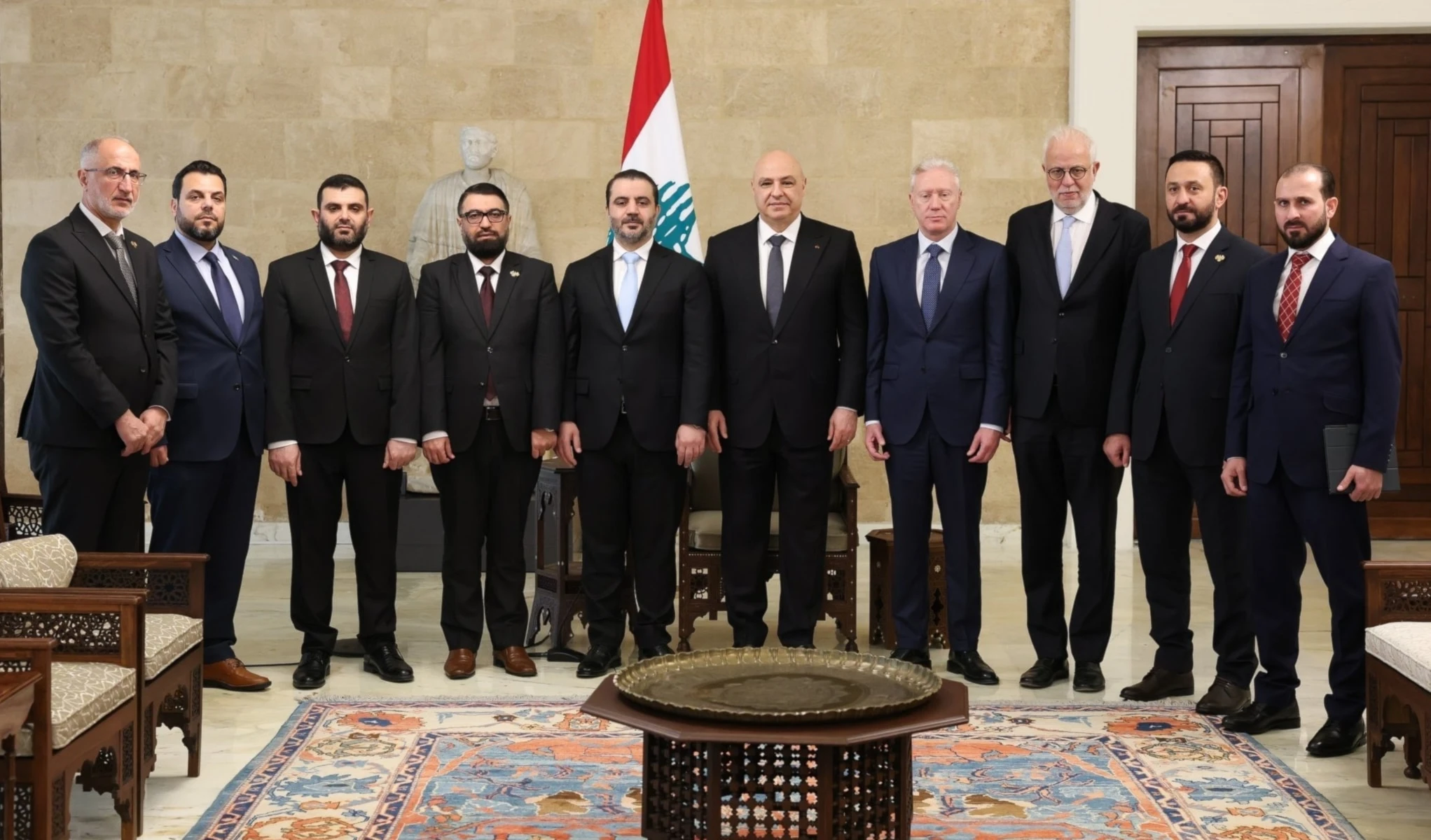 La visita de Asaad Al-Shaibani a Beirut es la primera de alto nivel desde el inicio del gobierno de transición en Damasco. La visita de Asaad Al-Shaibani a Beirut es la primera de alto nivel desde el inicio del gobierno de transición en Damasco.