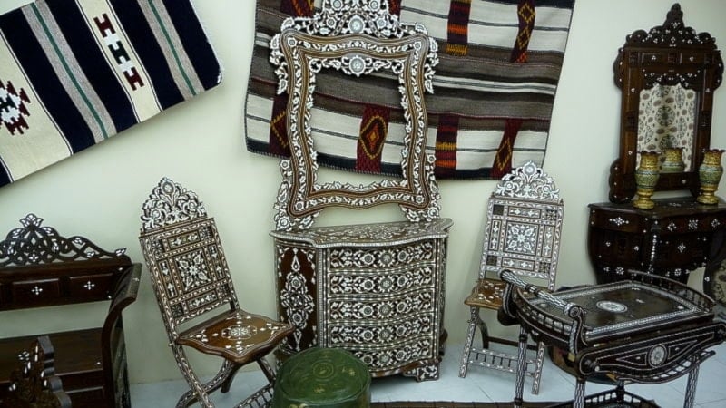 La nobleza artesanal de Omán: puertas, baúles y majmars