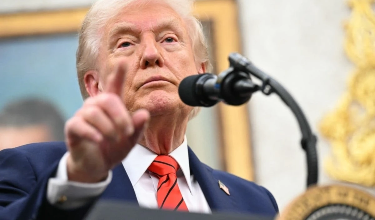 Trump culpa a demócratas por despido de empleados federales