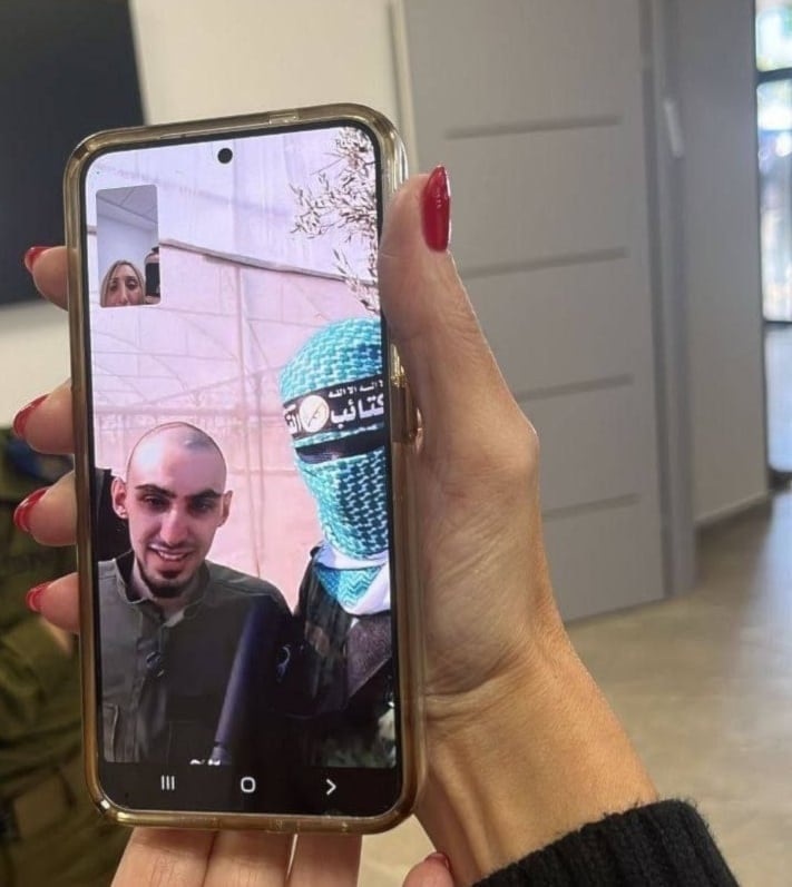 ​Prisioneros israelíes llamaron a sus familias desde teléfonos de Hamas