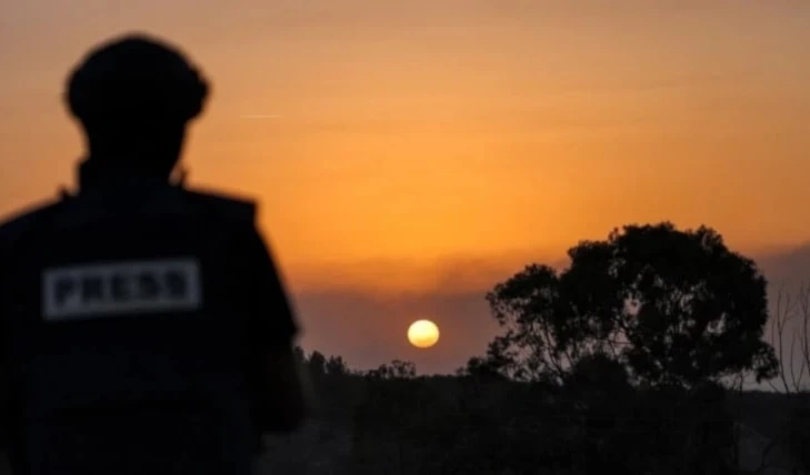 Un estudio reveló un clima laboral marcado por la autocensura, la discriminación profesional y el aumento del acoso digital durante la guerra en Gaza.