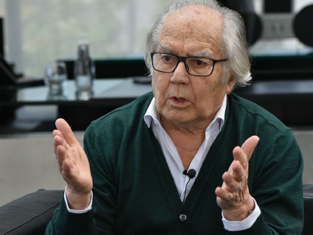 Adolfo Pérez Esquivel recibió el Premio Nobel de la Paz el 13 de octubre de 1980.  