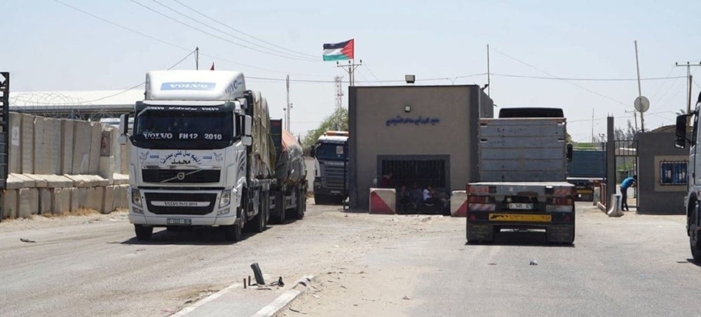 El convoy, parte de los esfuerzos egipcios de apoyo alimentario y sanitario, forma parte de una cadena de envíos humanitarios iniciada el 27 de julio