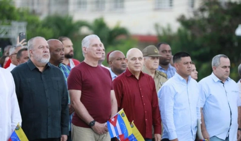 Los asistentes ratificaron el compromiso de Cuba con la defensa de la paz, la independencia y la autodeterminación de los pueblos latinoamericanos.