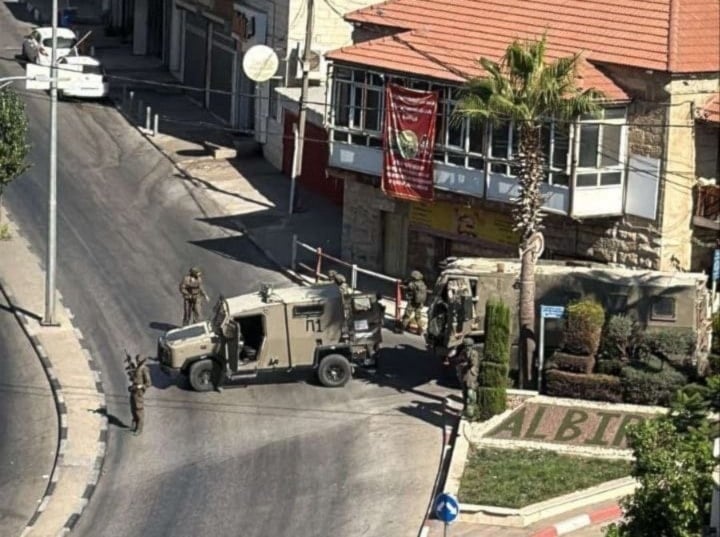 Las fuerzas de ocupación israelíes incursionaron en Al-Bireh, disparando munición real en el centro urbano.