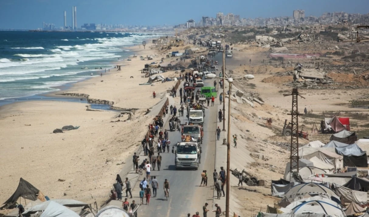 Palestinos están obligados a desplazarse una y otra vez ante el asedio israelí. (Foto: AFP)