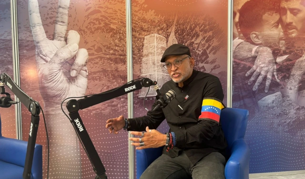 Diputado venezolano Juan Romero: "Los pueblos de Cuba y Venezuela comparten una historia de resistencia frente al bloqueo y la agresión extranjera". Diputado venezolano Juan Romero: "Los pueblos de Cuba y Venezuela comparten una historia de resistencia frente al bloqueo y la agresión extranjera".