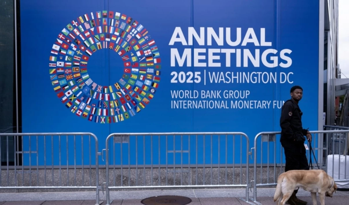 El FMI eleva su previsión de crecimiento para Medio Oriente al 3,3 por ciento, pero advierte sobre riesgos globales y frenos a la recuperación económica regional.