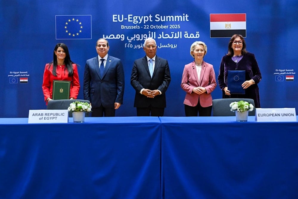 Delegaciones de Egipto y la Unión Europa reunidos en Bruselas. 