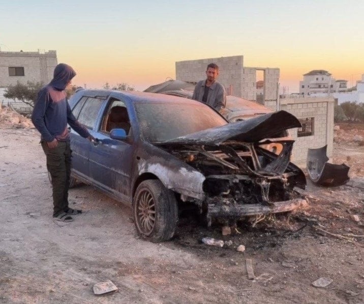 Colonos israelíes quemaron vehículos de palestinos en Cisjordania. (Foto: Agencias)