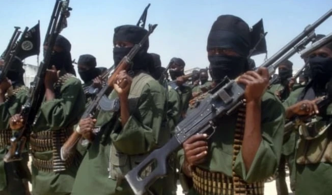 Destacado líder de Al Shabaab muere en una operación militar en Somalia. Destacado líder de Al Shabaab muere en una operación militar en Somalia.