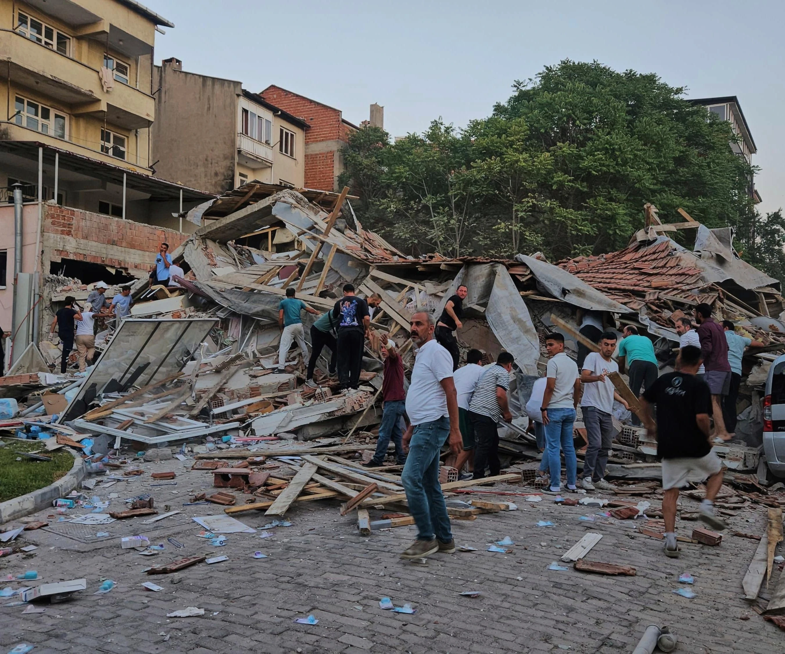 Terremoto en Sindirgi agosto de 2025. Este octubre se registró otro terremoto de magnitud 6,1.