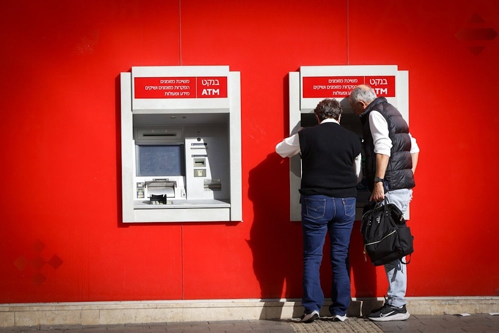 La economía israelí atraviesa su peor contracción desde 2009, con caídas en la inversión, aumento del desempleo y reducción del consumo interno.