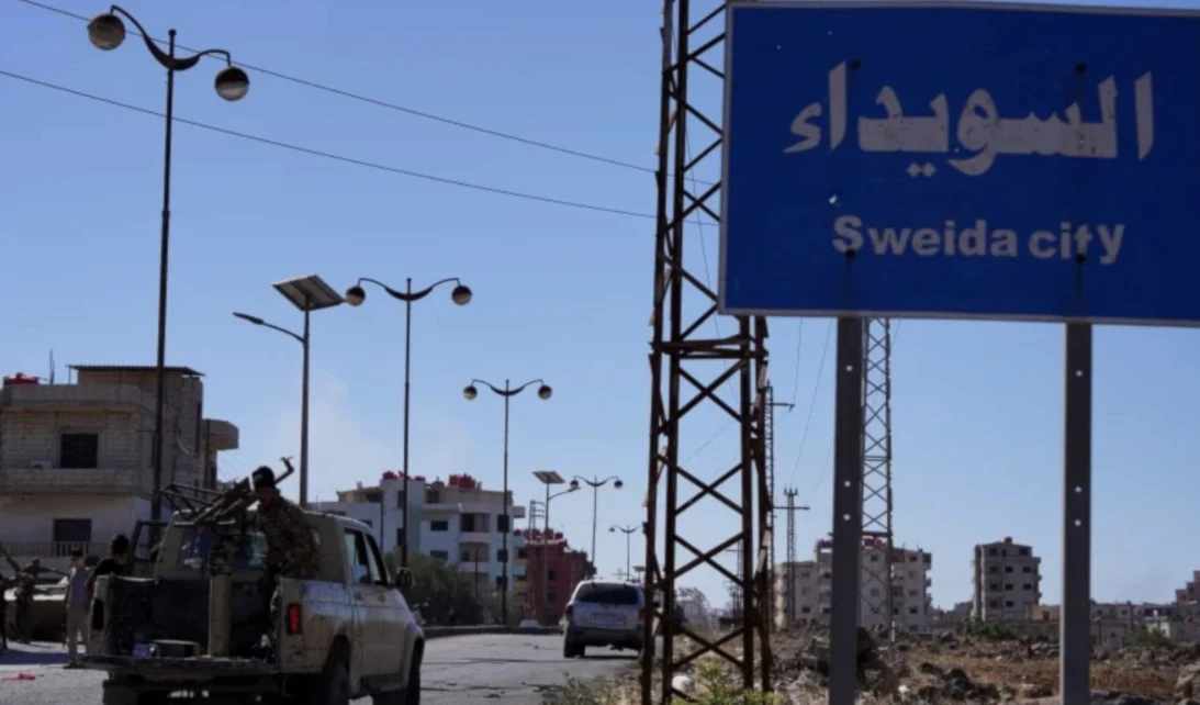 Un ataque armado contra un autobús en la carretera Damasco-Sweida deja dos muertos y 11 heridos.