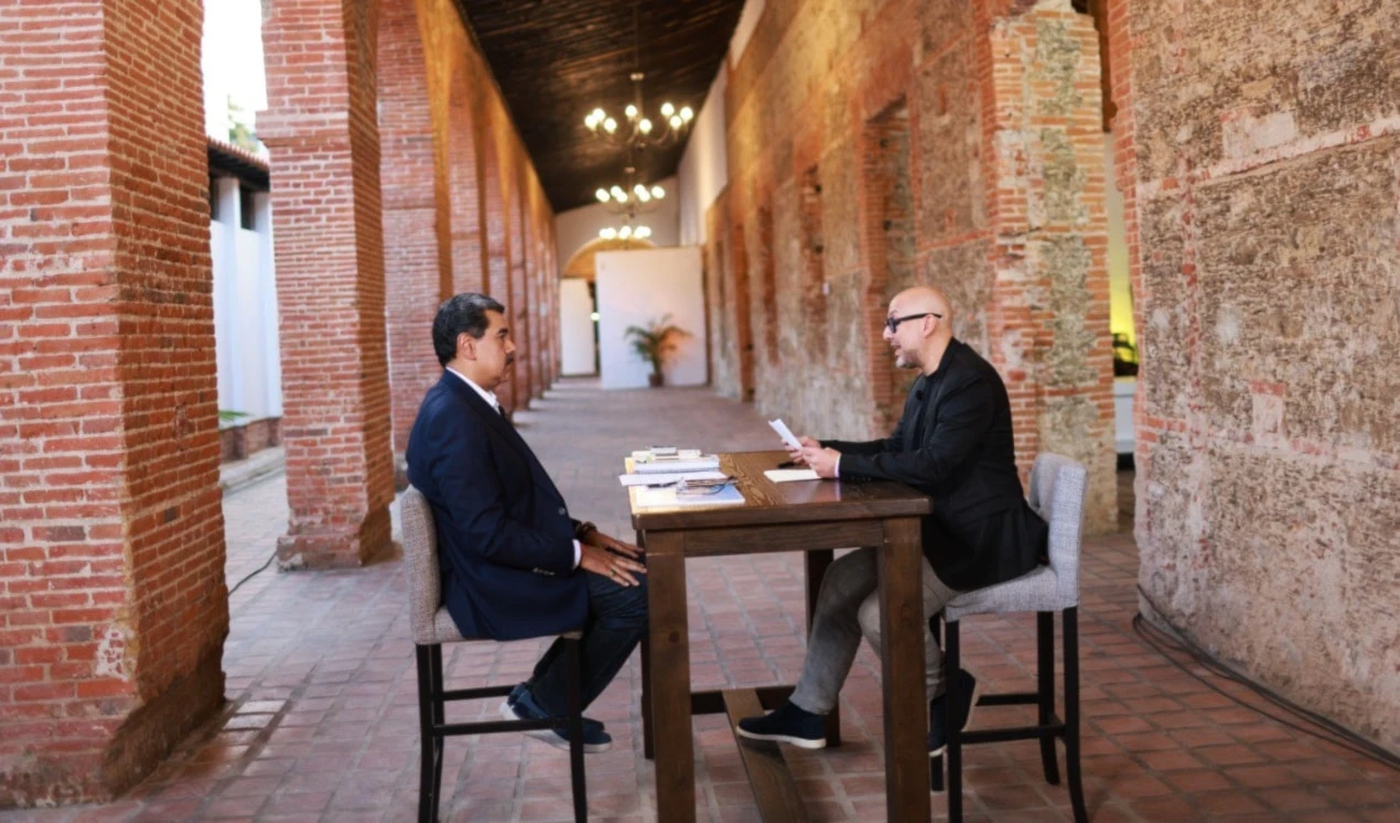 Nicolás Maduro durante el segmento «Zona Digital» del programa Con Maduro+