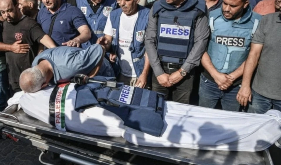 Desde el inicio de la guerra en Gaza, "Israel" asesinó a 222 periodistas. Desde el inicio de la guerra en Gaza, "Israel" asesinó a 222 periodistas.