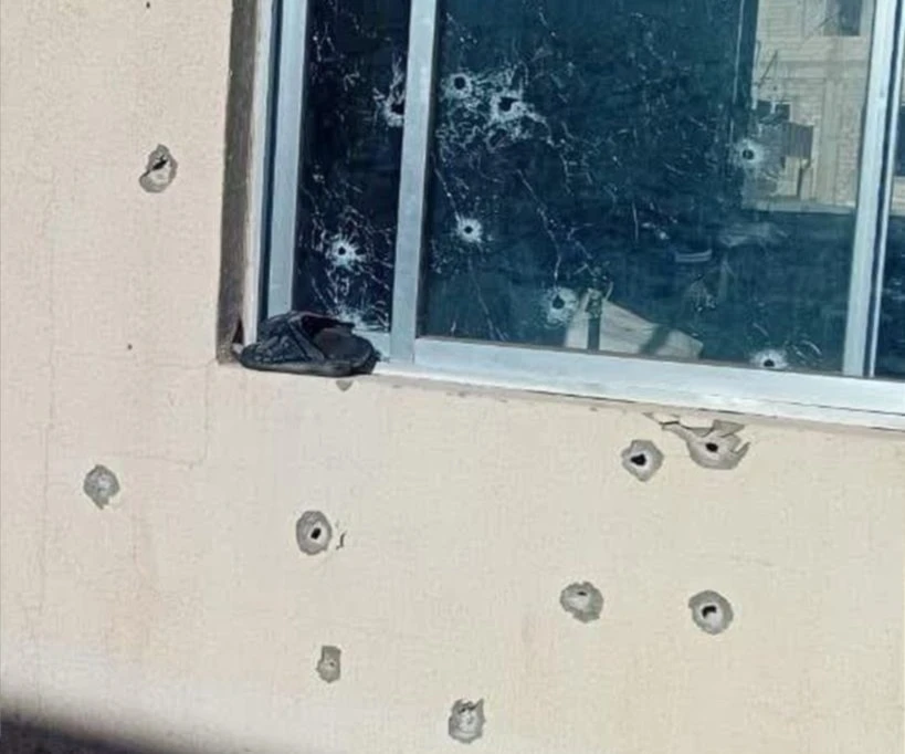 Efectos de la agresión israelí en el edificio municipal de Blida donde asesinó a un empleado municipal.