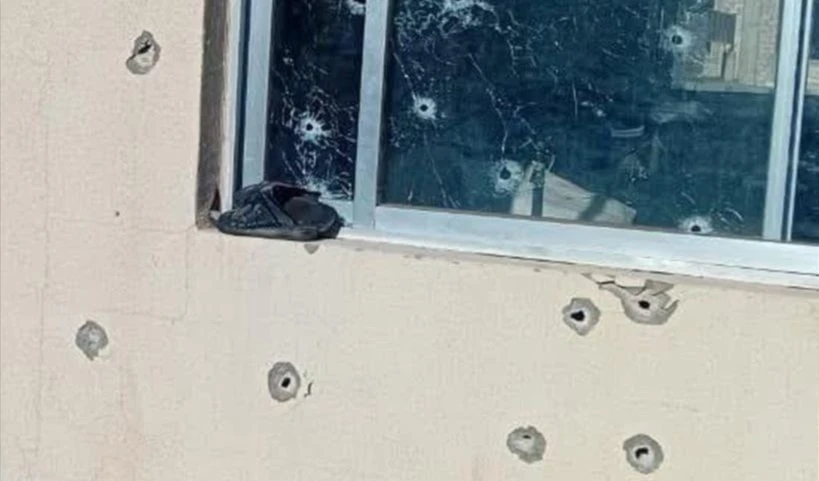 Efectos de la agresión israelí en el edificio municipal de Blida donde asesinó a un empleado municipal. Efectos de la agresión israelí en el edificio municipal de Blida donde asesinó a un empleado municipal.