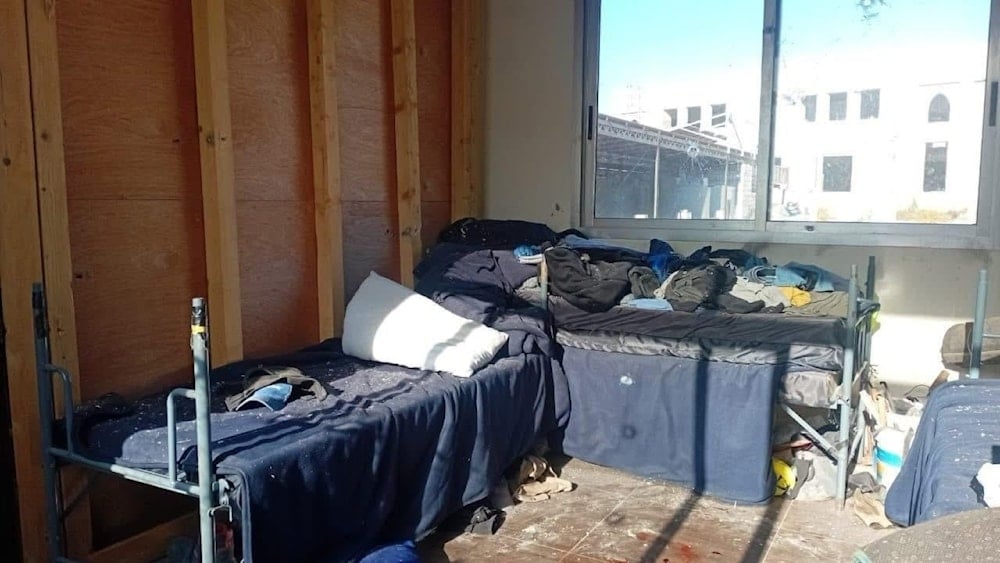 La habitación donde la ocupación israelí atacó a un ciudadano libanés en la ciudad de Blida, al sur del Líbano.